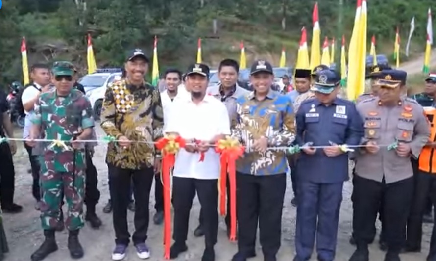 Resmikan Jembatan Lanrange, Gubernur: Ini Bantuan Keuangan Senilai Rp13,456 Kepada Pemkab Wajo